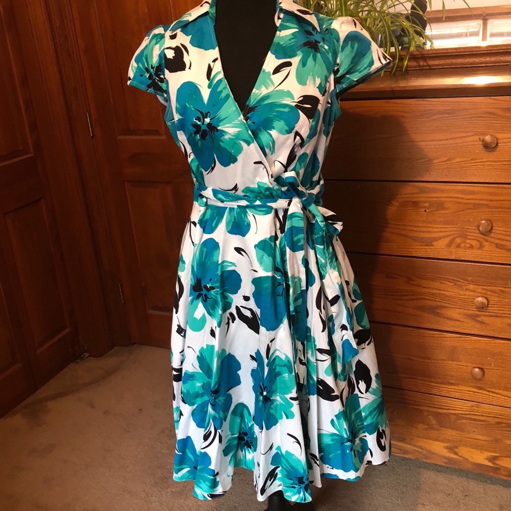 Evan Picone Floral Wrap Dress Sz 8